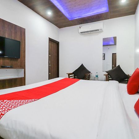 Oyo Flagship Hotel Ambani Zirakpur Kültér fotó