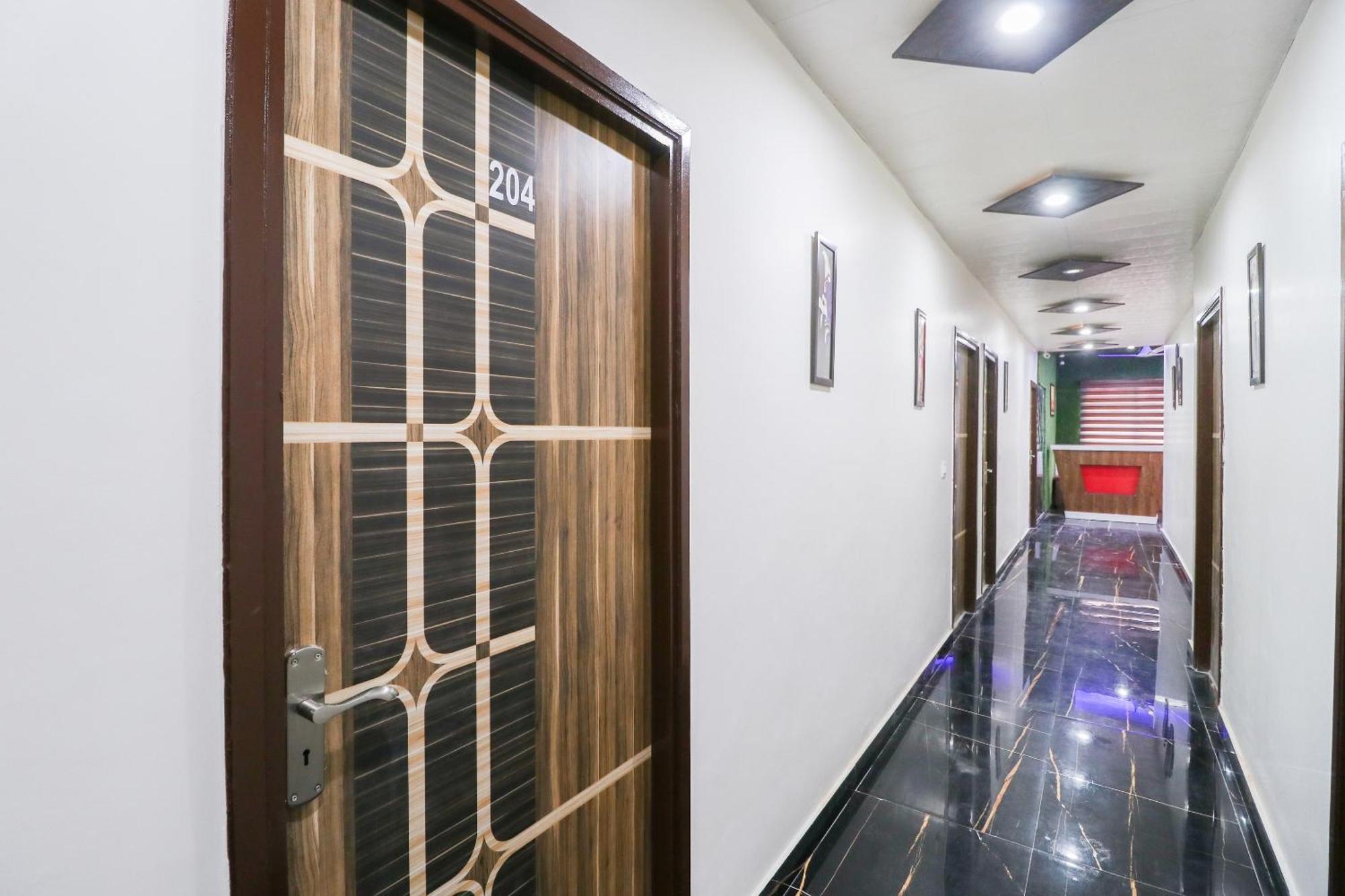 Oyo Flagship Hotel Ambani Zirakpur Kültér fotó