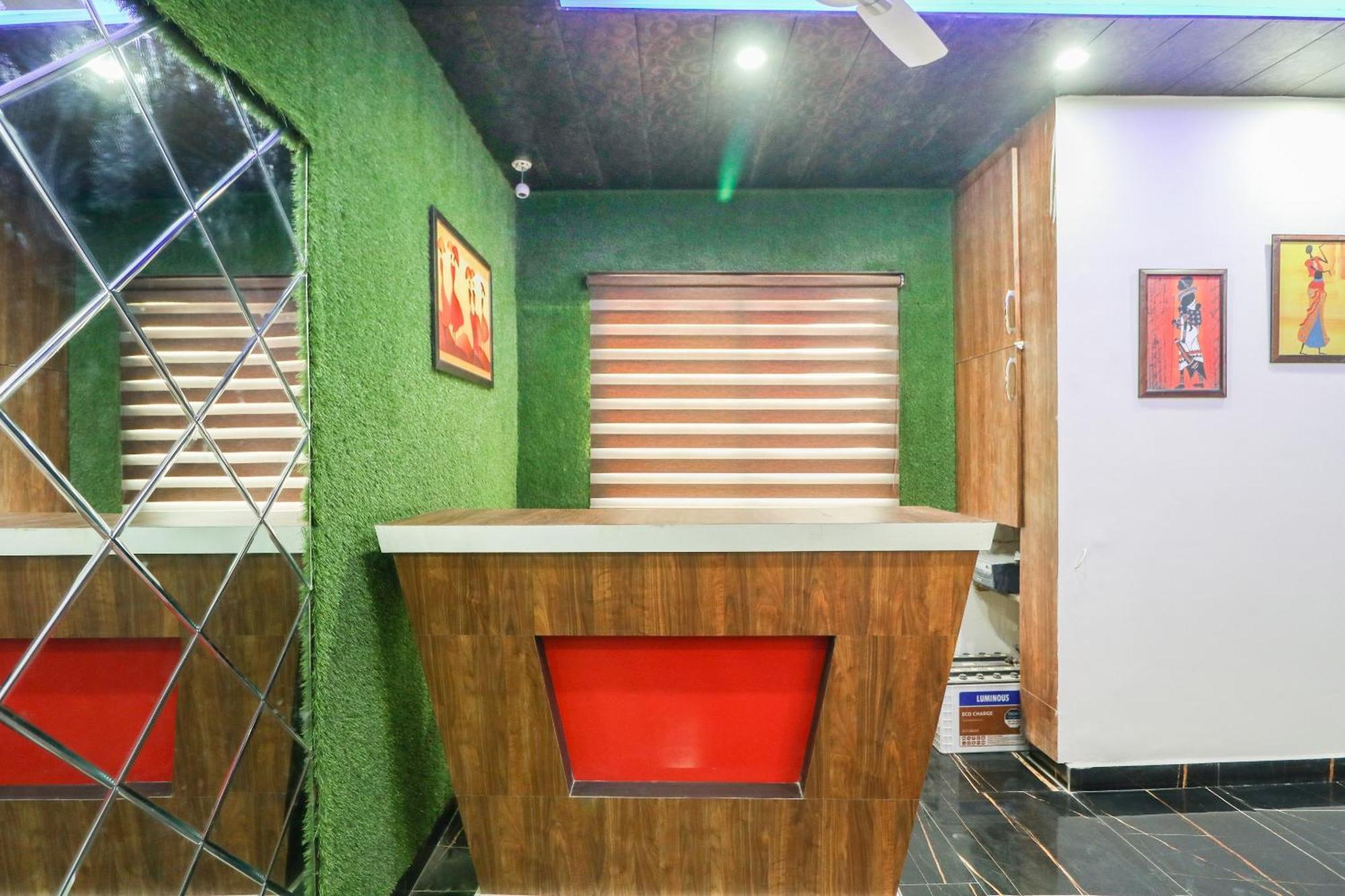 Oyo Flagship Hotel Ambani Zirakpur Kültér fotó