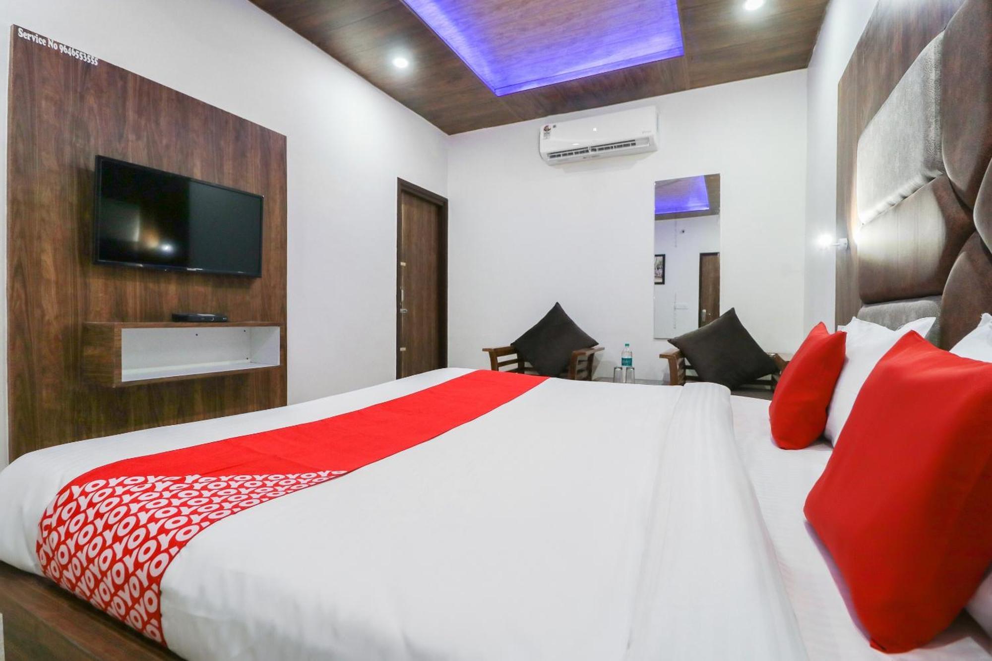 Oyo Flagship Hotel Ambani Zirakpur Kültér fotó