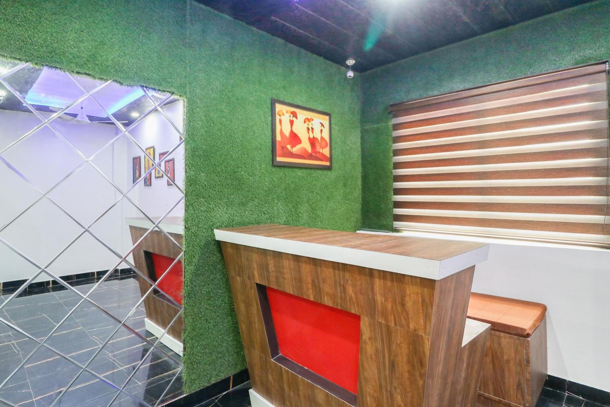 Oyo Flagship Hotel Ambani Zirakpur Kültér fotó